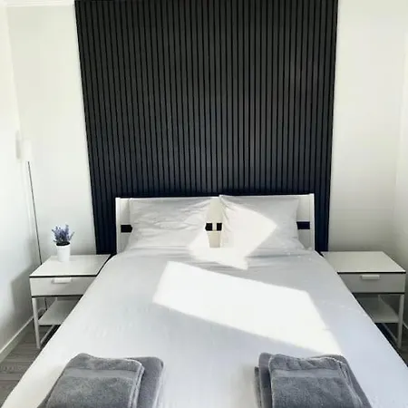 Luna S House בילונד